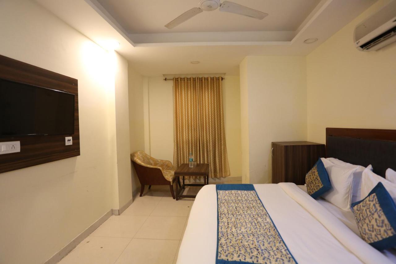 Paras Delhi Airport 3* New Delhi