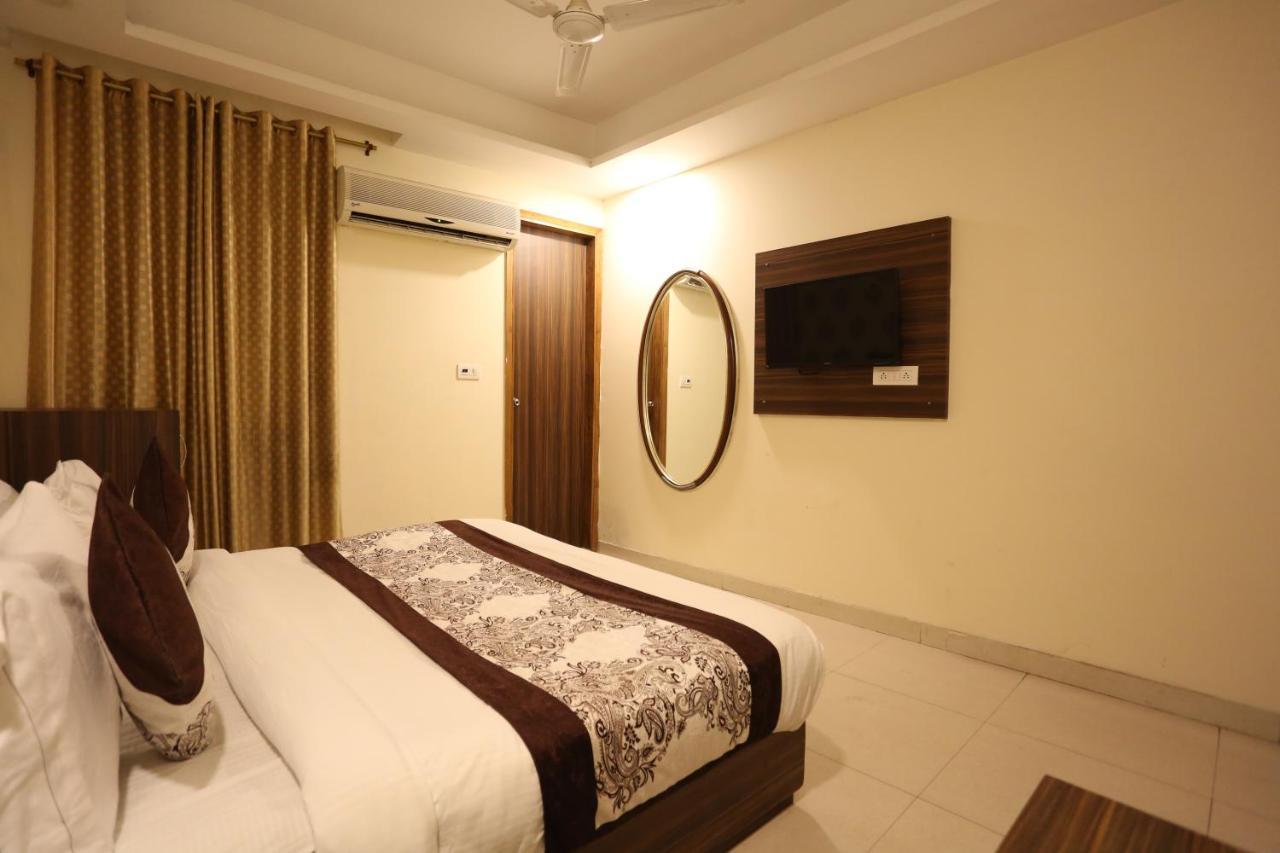 Hotel Paras Delhi Airport New Delhi